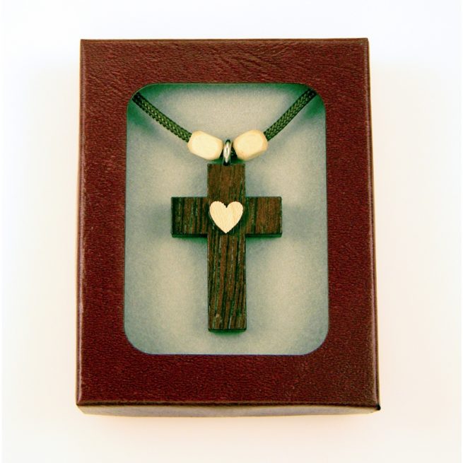 27H - Wooden cross, heart