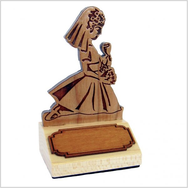 KF100 - Trinket with girl kneeling