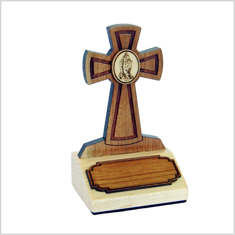 K83B - Trinket clasped hand